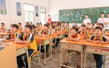 <b>慈善|愛(ài)心捐贈(zèng)，助學(xué)支教</b>